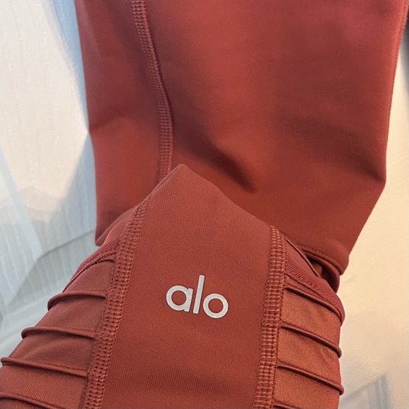 ALO Yoga High Waist Moto Legging- Earth & Earth Glossy/ Size Small - Picture 6 of 6